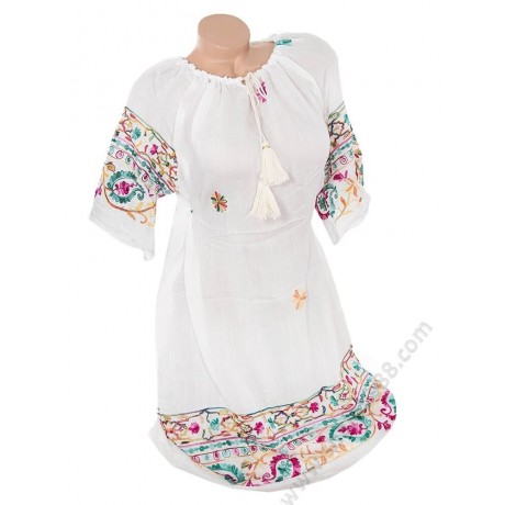 Ефирна бяла плажна туника с богата флорална бродерия в бохо стил. - Shalove 88 S 0140.