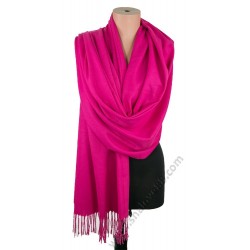 S 5545 Кашмирен дамски едноцветен шал в циклама