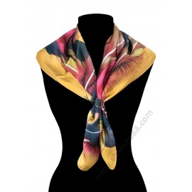 S 6289 Квадратен малък шал в цвят горчица с пера