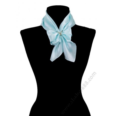 S 3300 Квадратен копринен шал фишу в светлосиньо