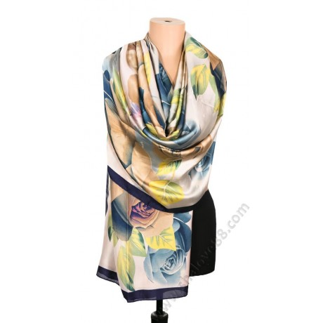 S 2115 Красив копринен шал от сатен в екрю с рози