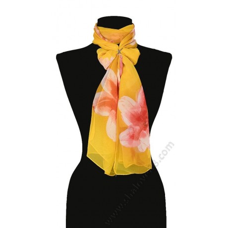 S 3271-6 Рисуван копринен шал в жълто с красиви нарциси