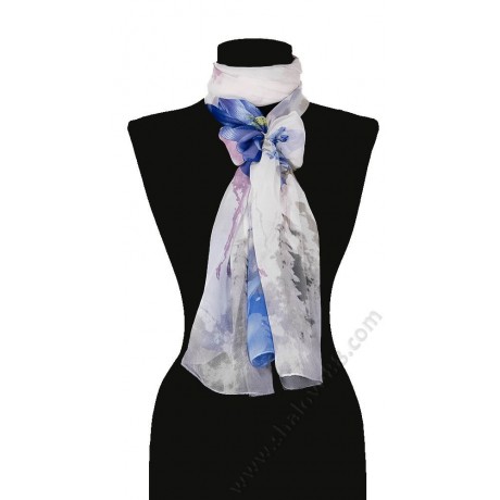 S 3271-12 Рисуван копринен шал в бяло с краиви сини цветя