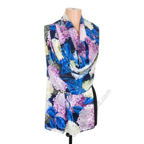 S 032-3 Прекрасен комплект от копринен шал в кралскосиньо и красиви цветове на хортензия с брошка
