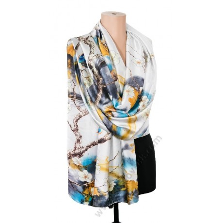S 2120 Уникално красив копринен шал с флорални мотиви в стилни цветове