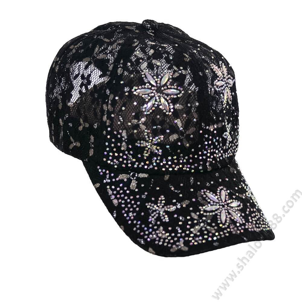 S 254 Блестяща красива дантелена шапка с камъни и брокат в черно