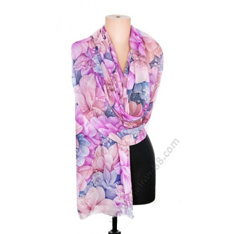 S 1111 Фин дамски шал с красиви цветя в циклама