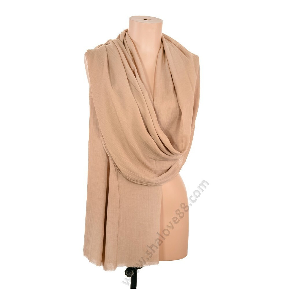 S 1715 Памучен летен дамски шал в цвят карамел