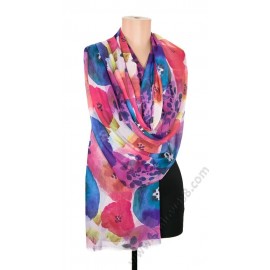 S 0952-3 Магичен дамски шал за лятото с рисувани цветя в нежни цикламено-сини нюанси