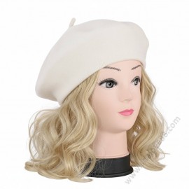 S 3842 Елегантена дамска вълнена барета в цвят бял крем